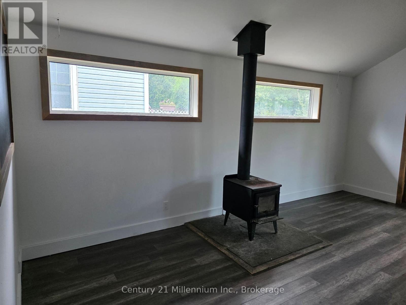 22 Market Street, Collingwood, Ontario  L9Y 3M6 - Photo 4 - S12338012