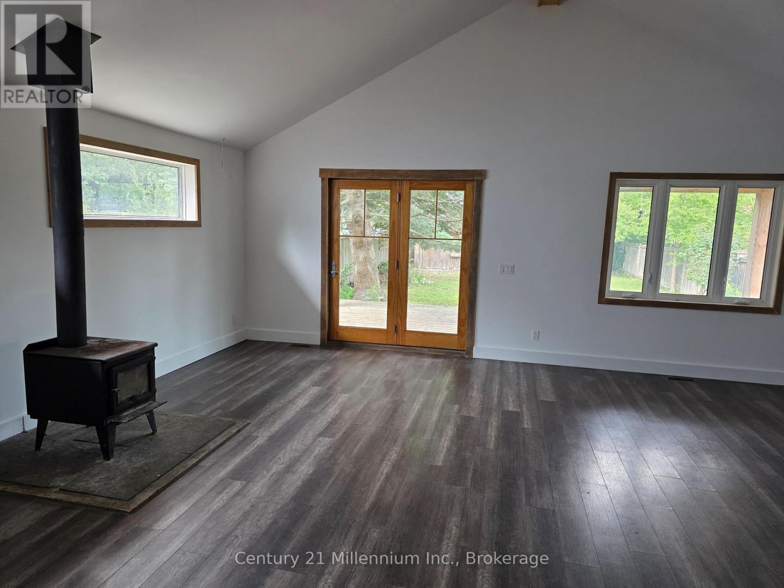 22 Market Street, Collingwood, Ontario  L9Y 3M6 - Photo 5 - S12338012