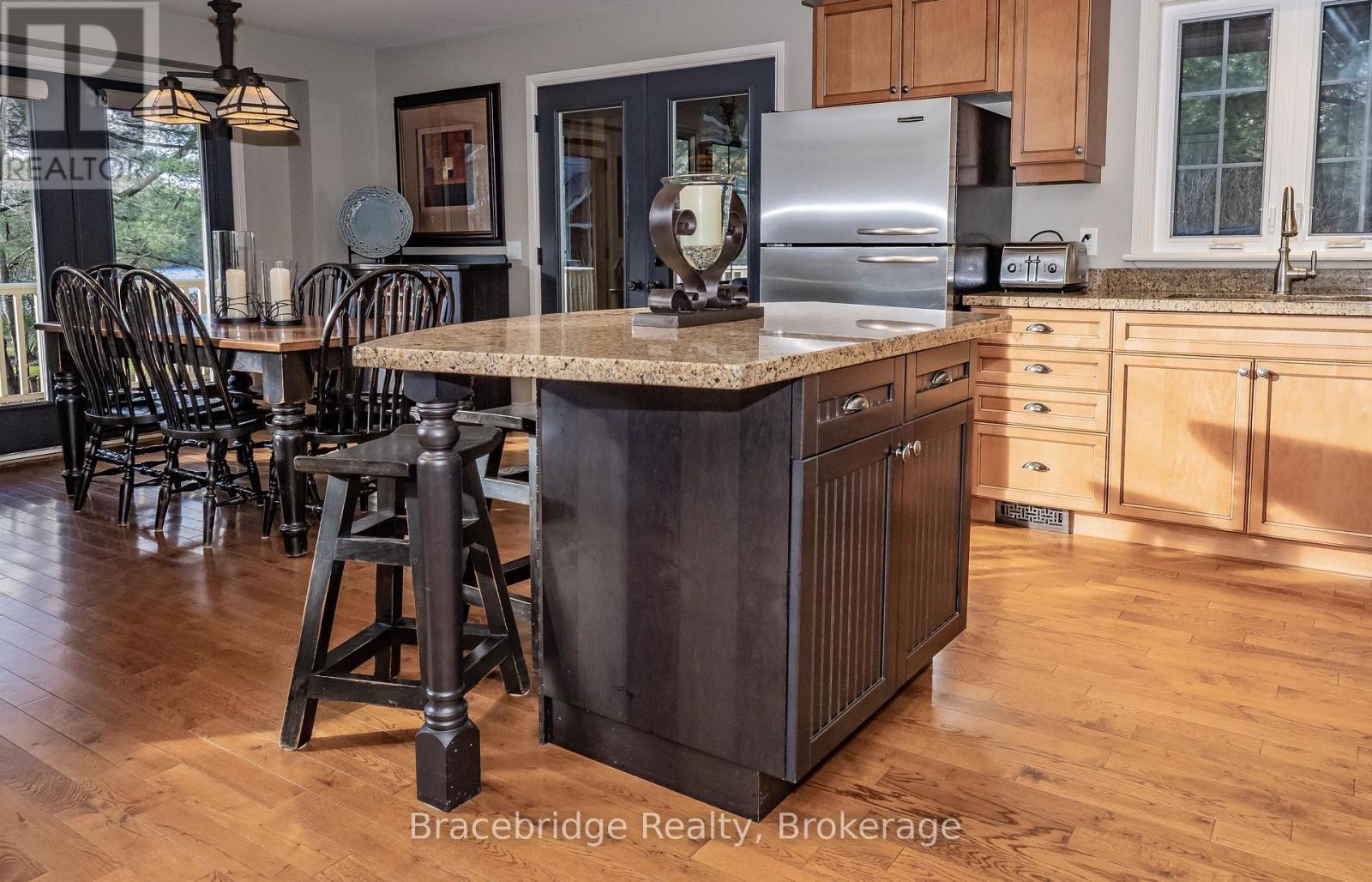 Carling 2 W5 - 3876 Muskoka Road 118 Road W, Muskoka Lakes, Ontario  P0B 1J0 - Photo 10 - X12337938