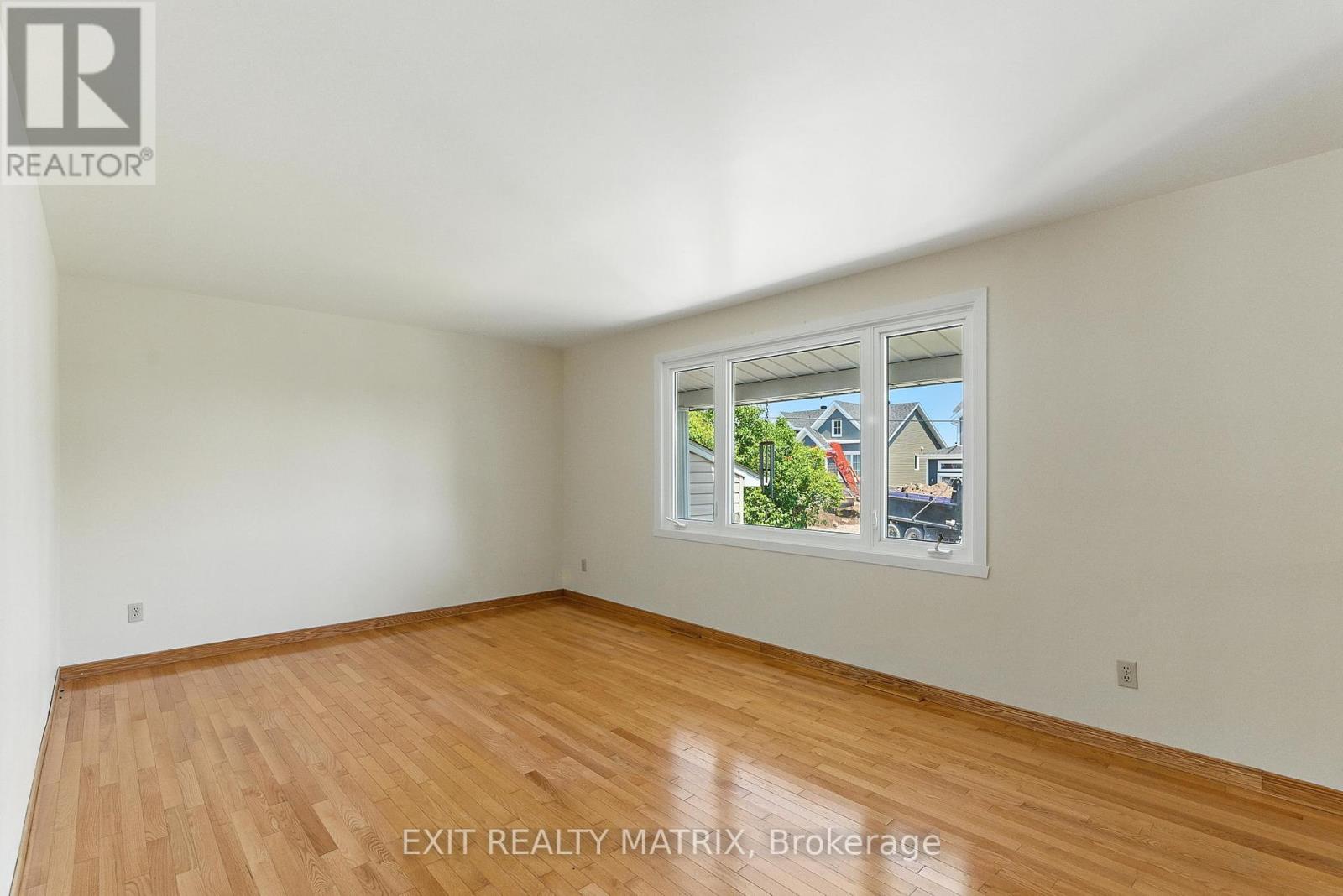 26 Farmers Avenue, Champlain, Ontario  K0B 1R0 - Photo 9 - X12337967