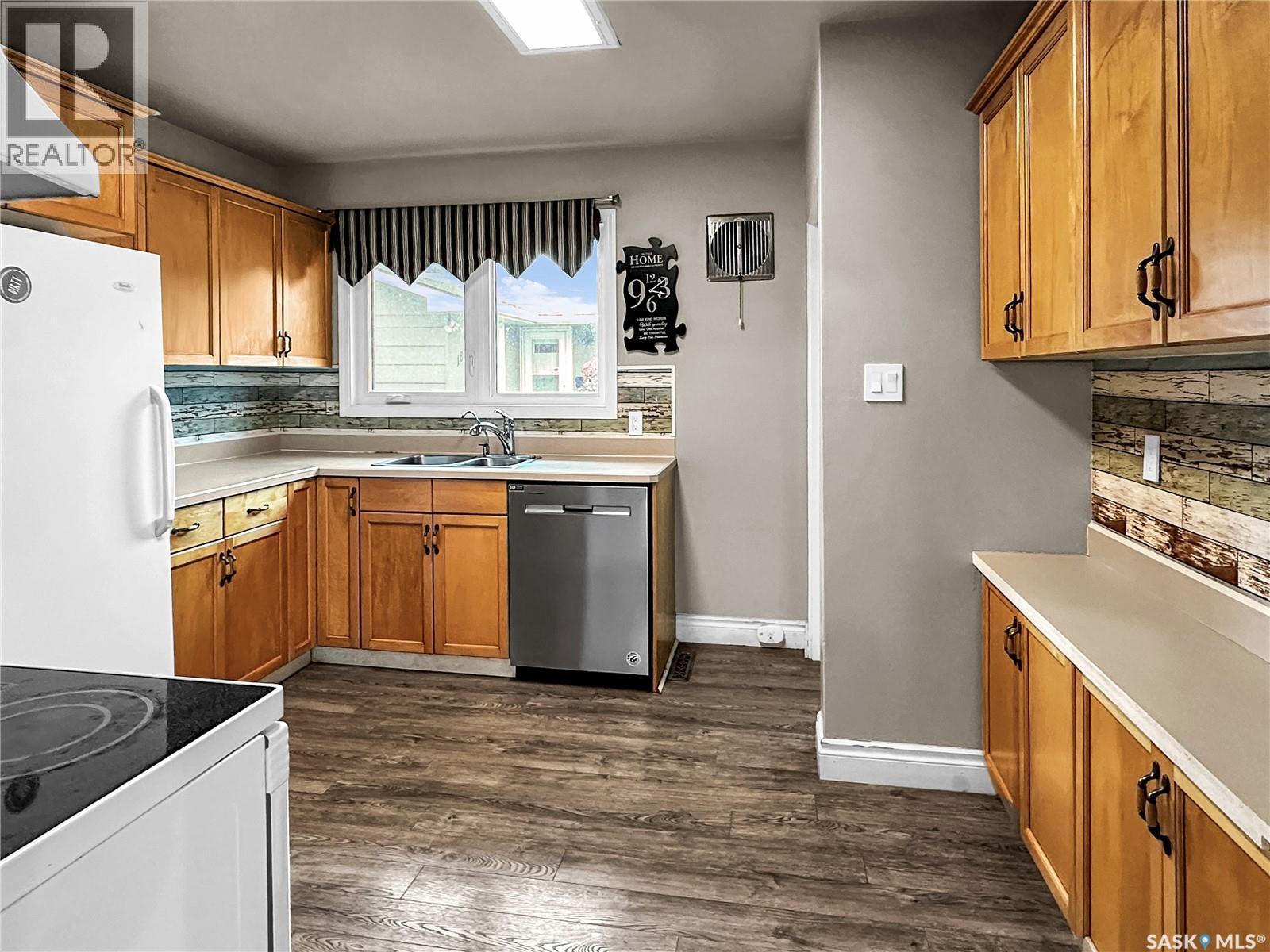 1801 96th Street, North Battleford, Saskatchewan  S9A 0J1 - Photo 6 - SK015289