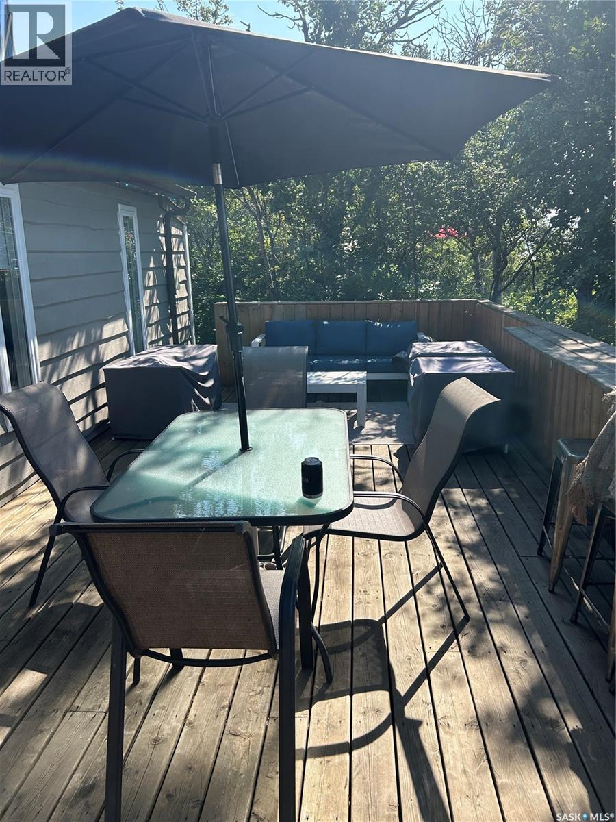 Property at 83 Lakeview AVENUE image 3