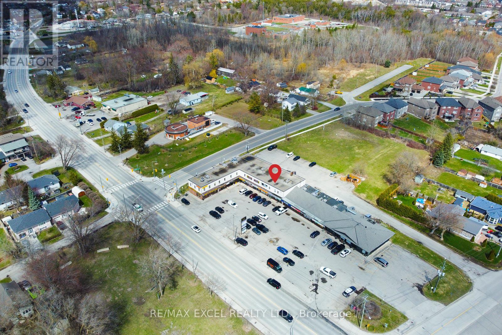 9 - 213 The Queensway Road S, Georgina, Ontario  L4P 2A7 - Photo 18 - N12105320