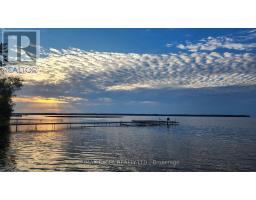 124 MOORE'S BEACH ROAD, Georgina, Ontario