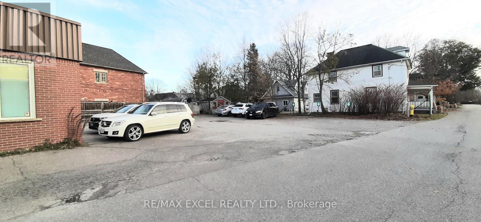 6209b Main Street, Whitchurch-Stouffville, Ontario  L4A 2S5 - Photo 3 - N12337999