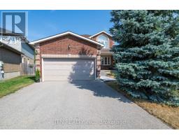 34 BALMORAL PLACE, Barrie, Ontario