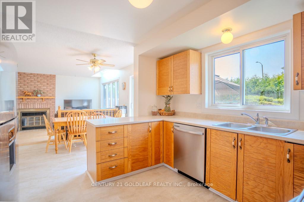 Property at 612 CHENIER WAY image 5