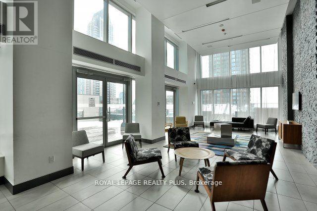 812 - 360 Square One Drive, Mississauga, Ontario  L5B 0G7 - Photo 19 - W12337940