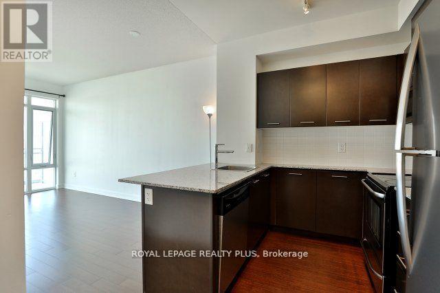 812 - 360 Square One Drive, Mississauga, Ontario  L5B 0G7 - Photo 9 - W12337940