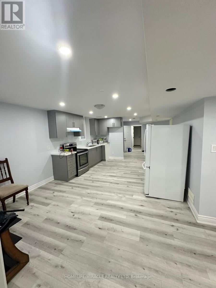 49 Ballyhaise Crescent, Brampton, Ontario  L6X 0Y2 - Photo 2 - W12337943
