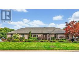 90 Oaklands Park Court, Burlington (Bayview), Ca
