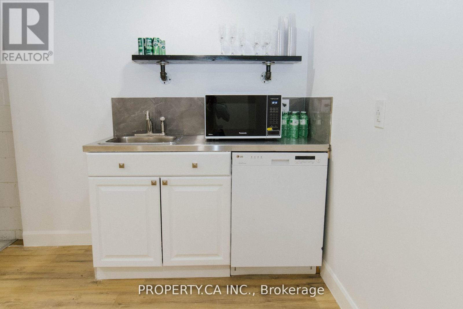 Lower - 154 Kerr Street, Oakville, Ontario  L6K 3A7 - Photo 12 - W12338000