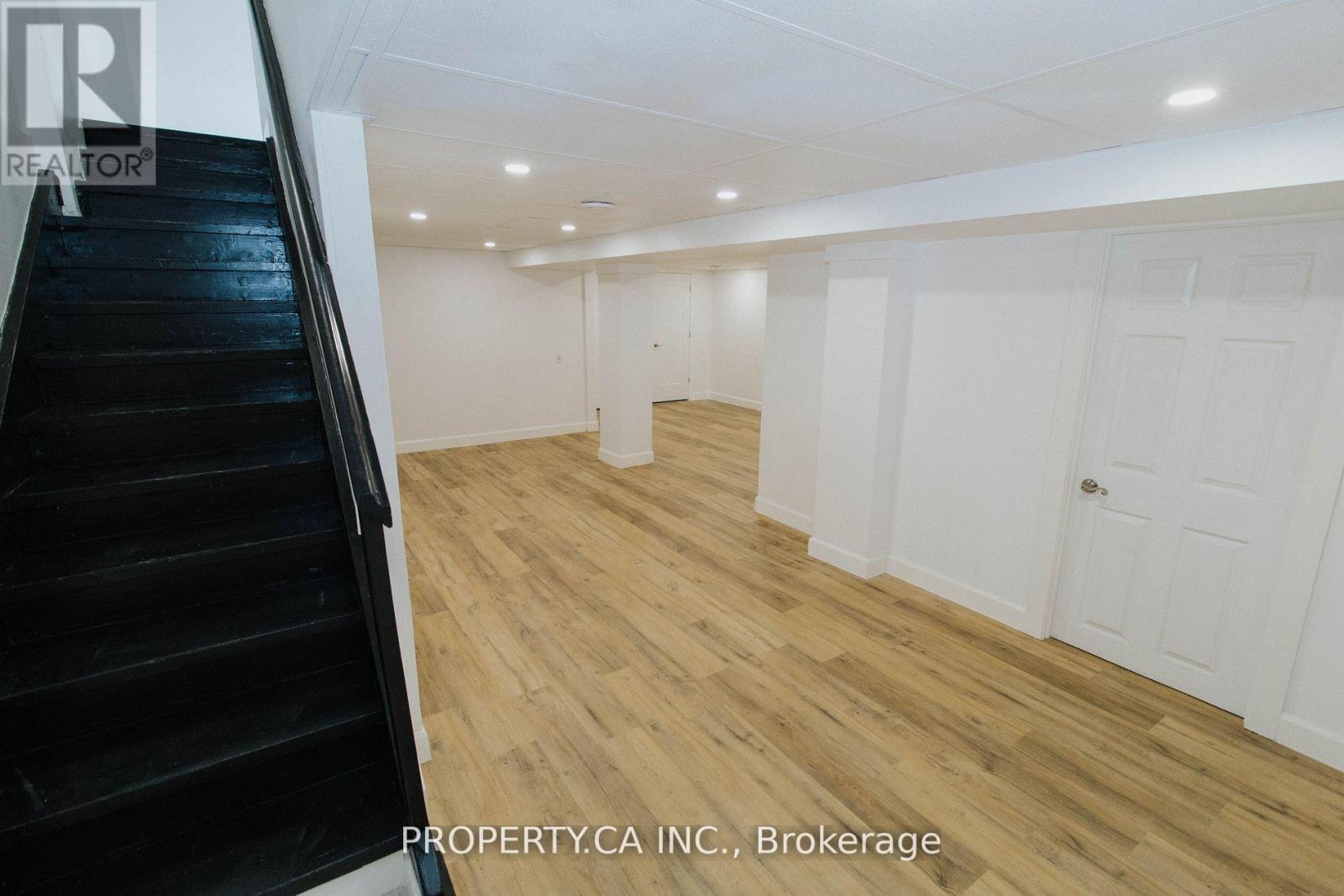 Lower - 154 Kerr Street, Oakville, Ontario  L6K 3A7 - Photo 3 - W12338000