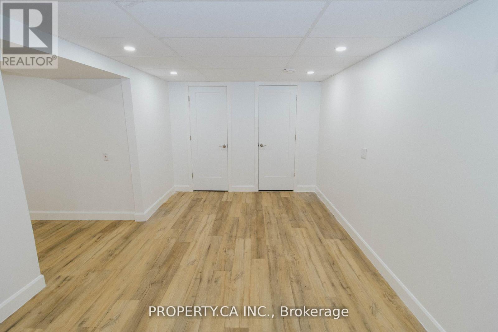 Lower - 154 Kerr Street, Oakville, Ontario  L6K 3A7 - Photo 9 - W12338000