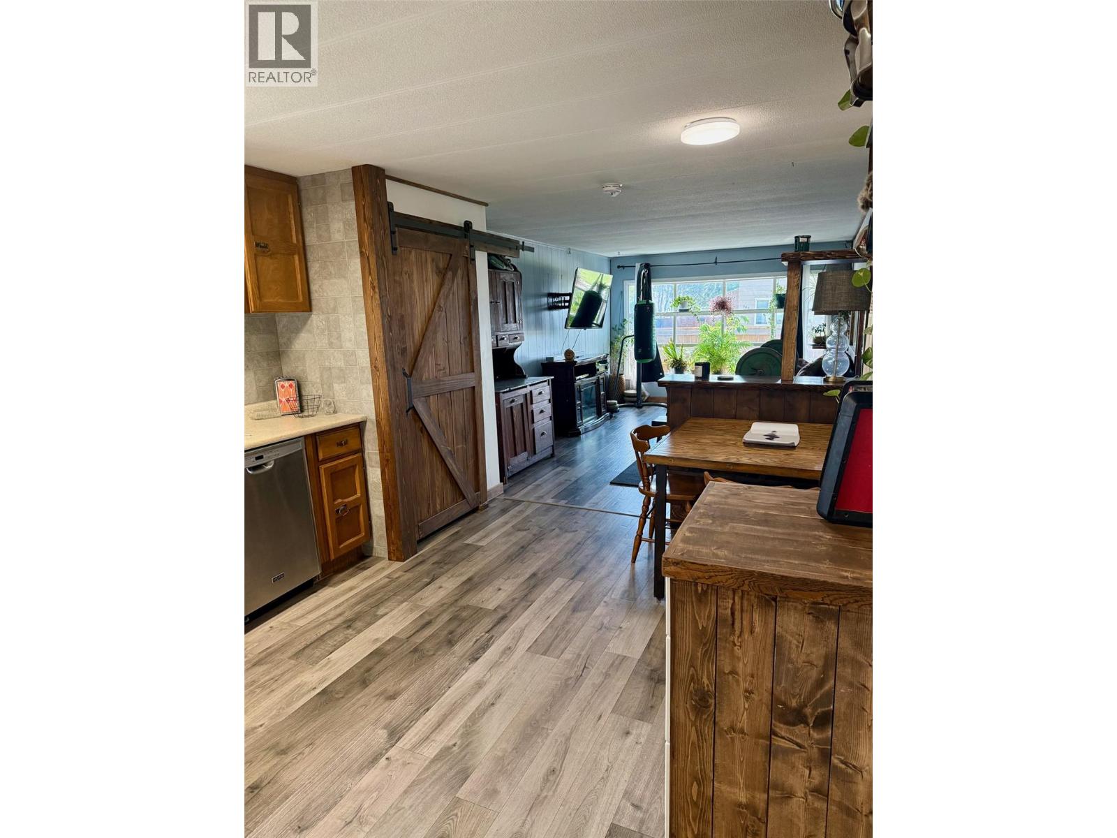 500 17th Avenue N Unit# 2, Cranbrook, British Columbia  V1C 3X4 - Photo 1 - 10357370