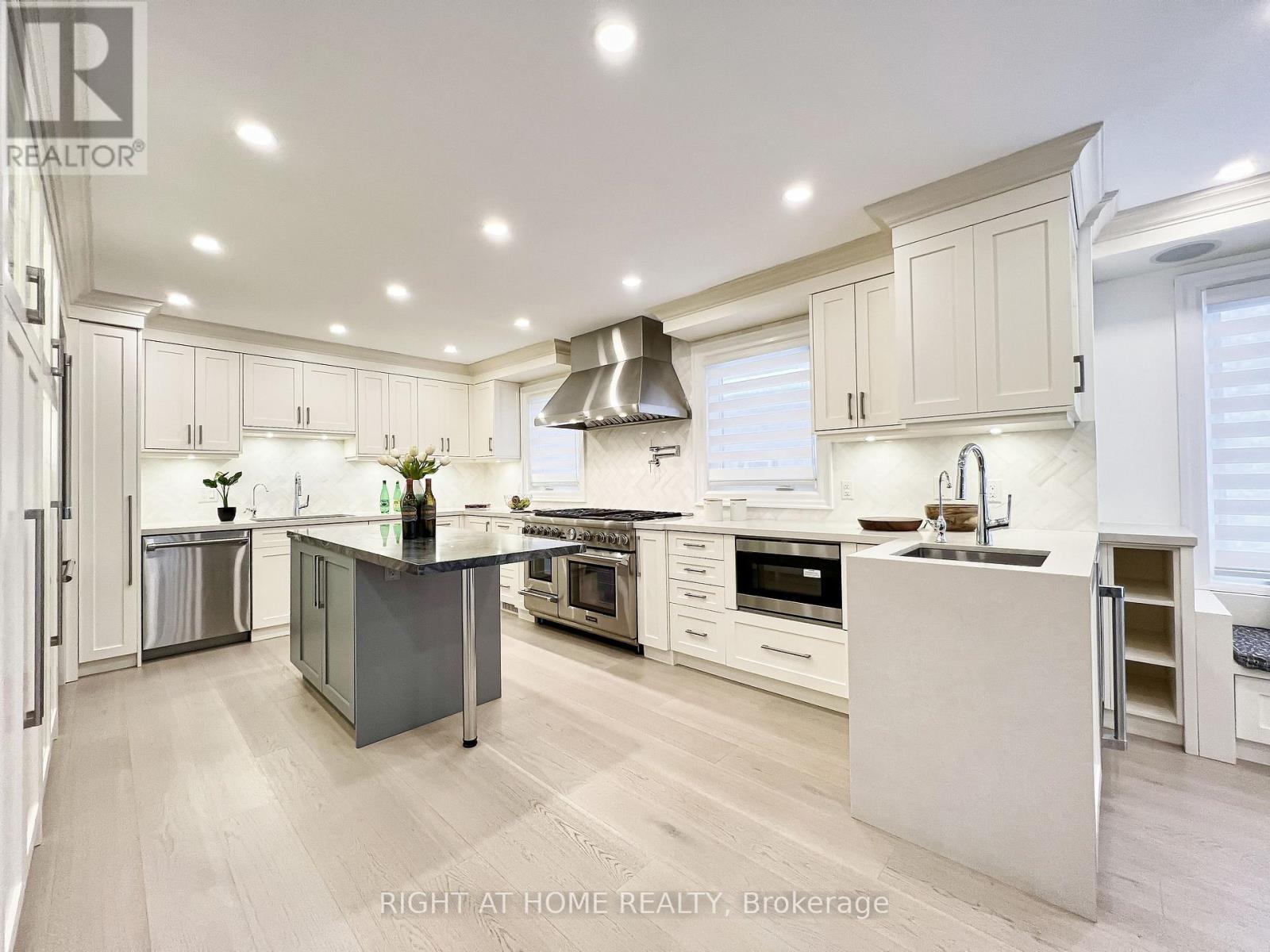 152 Holmes Avenue, Toronto, Ontario  M2N 4M6 - Photo 13 - C12337375