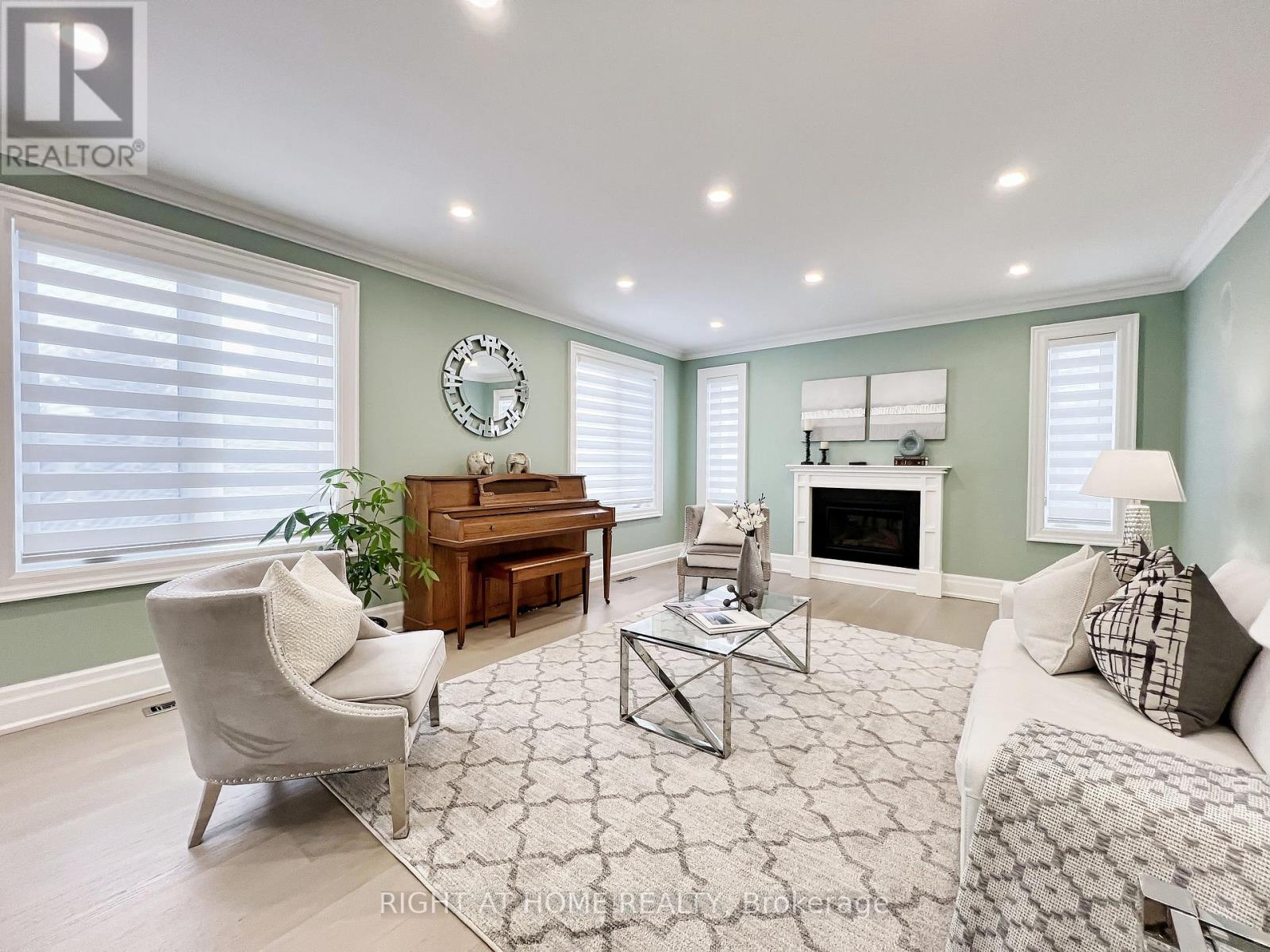 152 Holmes Avenue, Toronto, Ontario  M2N 4M6 - Photo 7 - C12337375