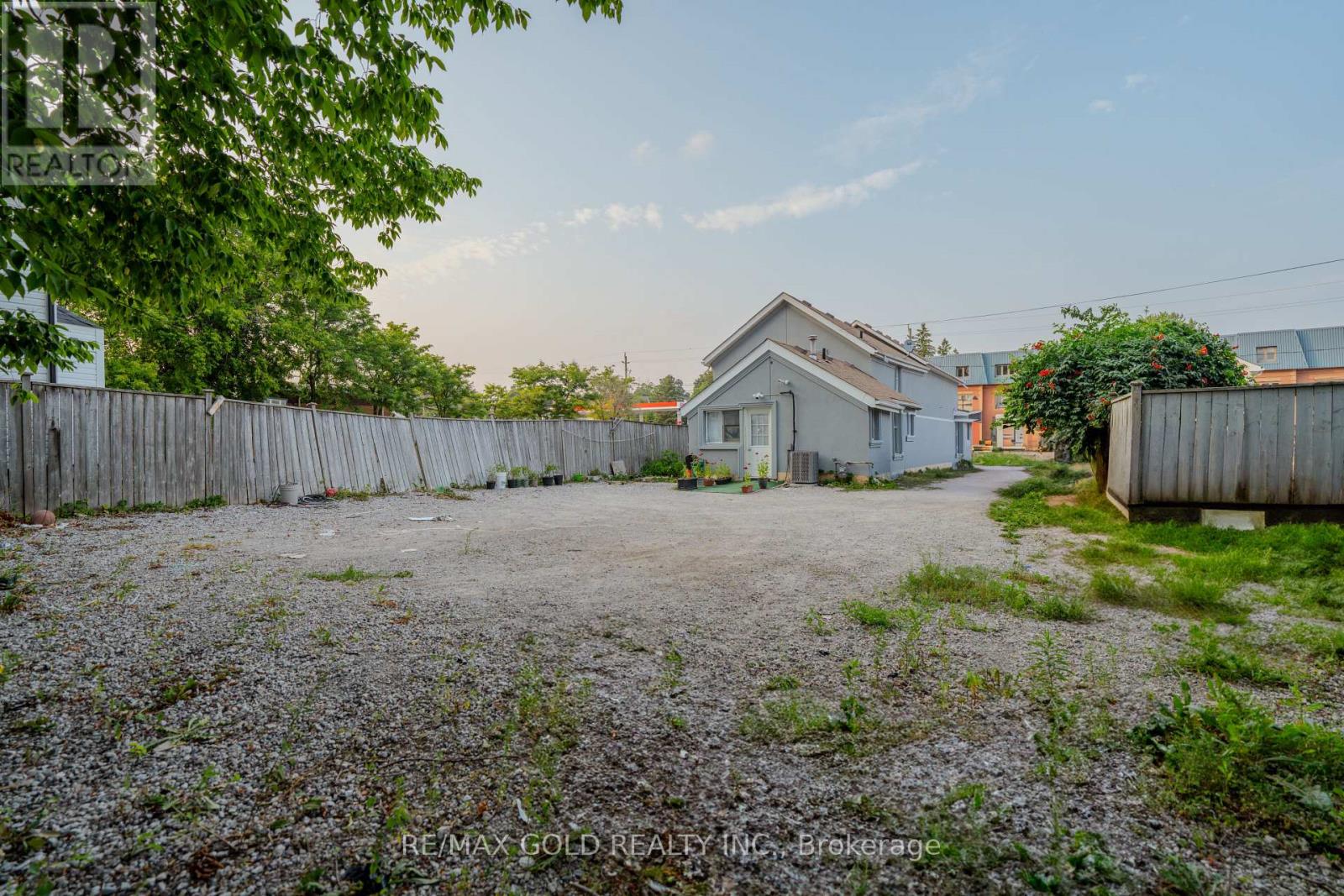 15958 Airport Road, Caledon, Ontario  L7C 1K5 - Photo 12 - W12305227