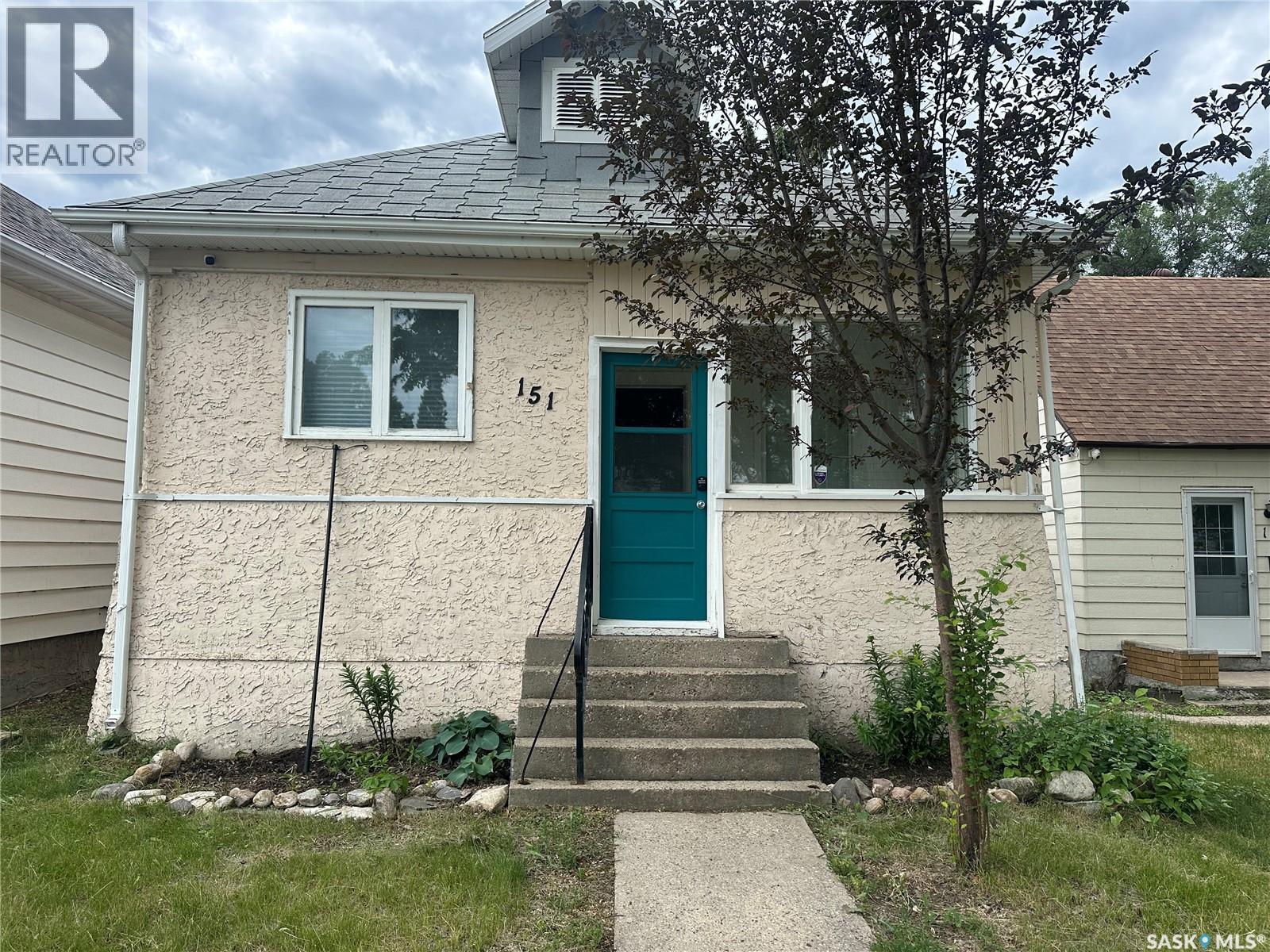 Property at 151 Coteau STREET W image 1