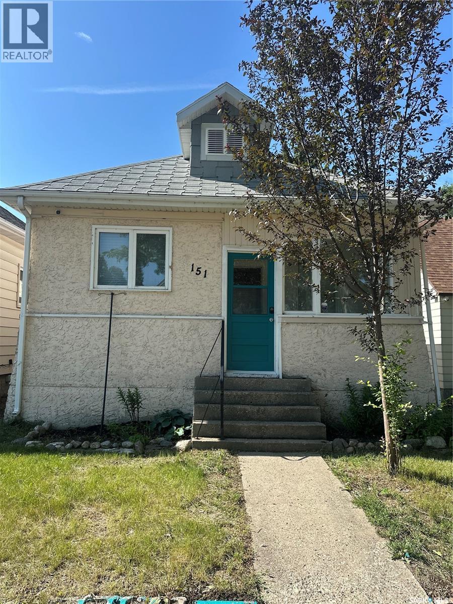 Property at 151 Coteau STREET W image 2