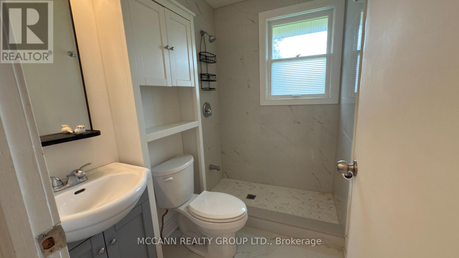 A - 562 Mulock Court, Newmarket, Ontario  L3Y 5H2 - Photo 6 - N12268151