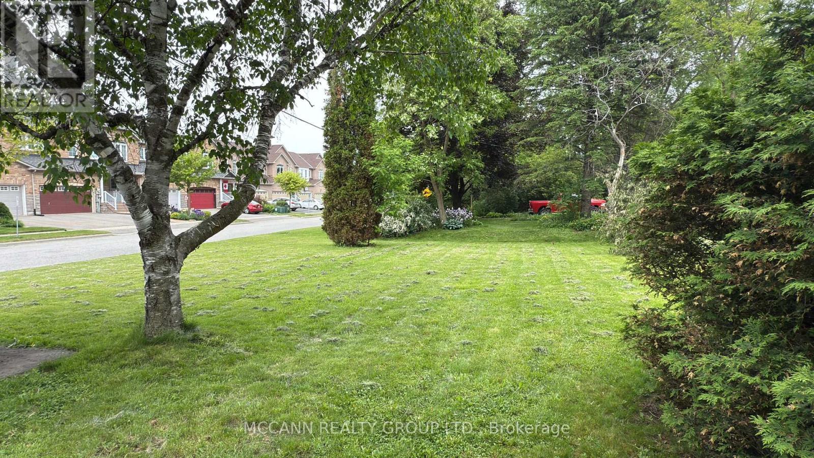 A - 562 Mulock Court, Newmarket, Ontario  L3Y 5H2 - Photo 8 - N12268151