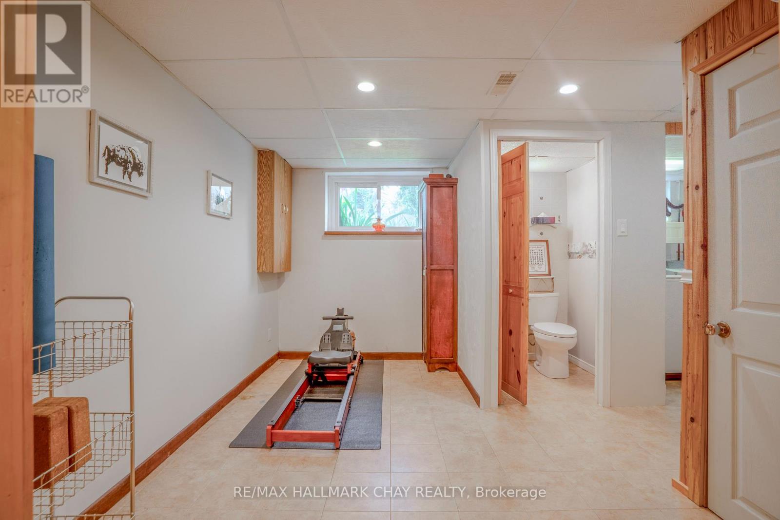 2 Wallis Street, Oro-Medonte, Ontario  L3V 8N9 - Photo 12 - S12338028