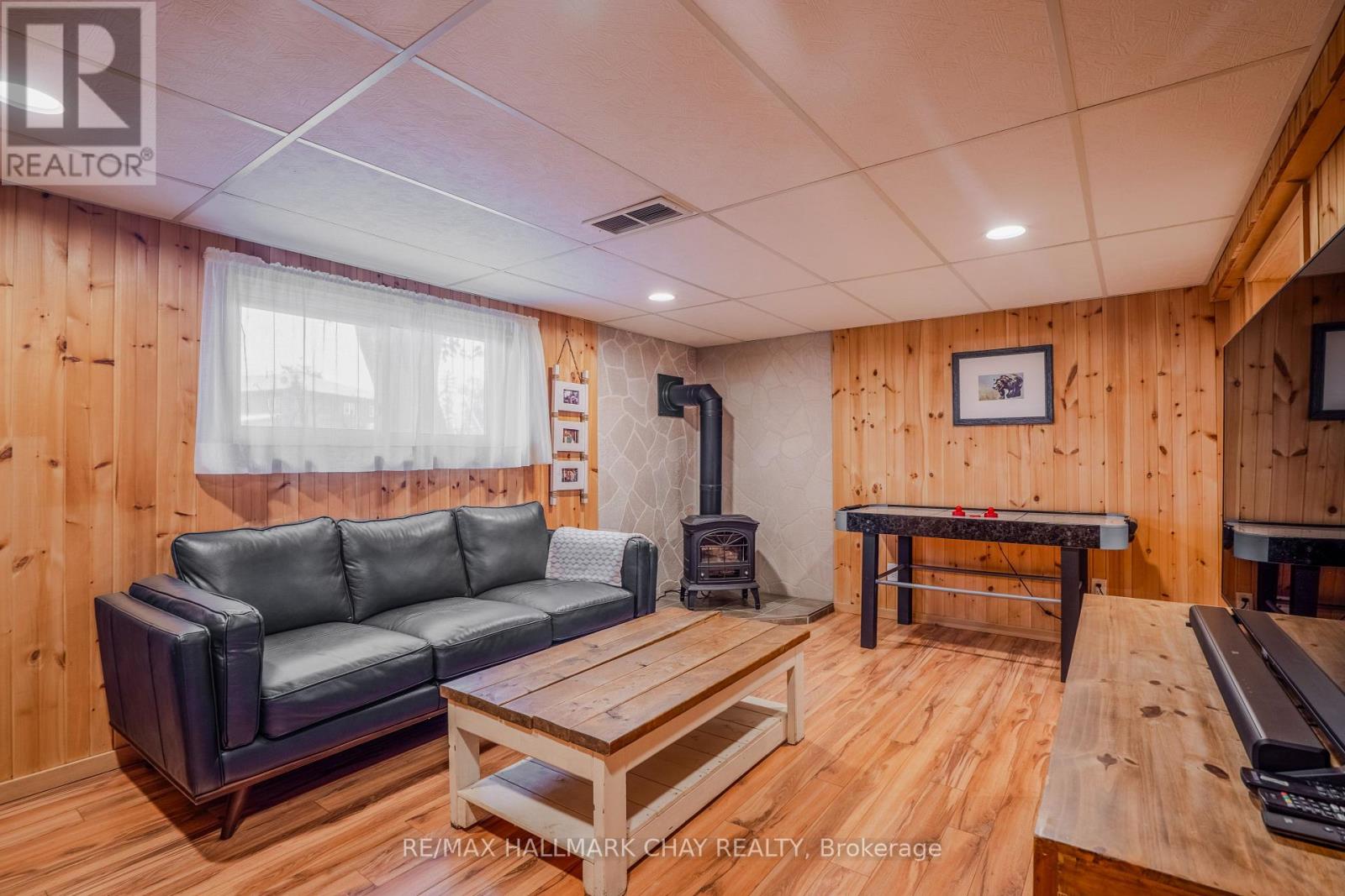 2 Wallis Street, Oro-Medonte, Ontario  L3V 8N9 - Photo 14 - S12338028