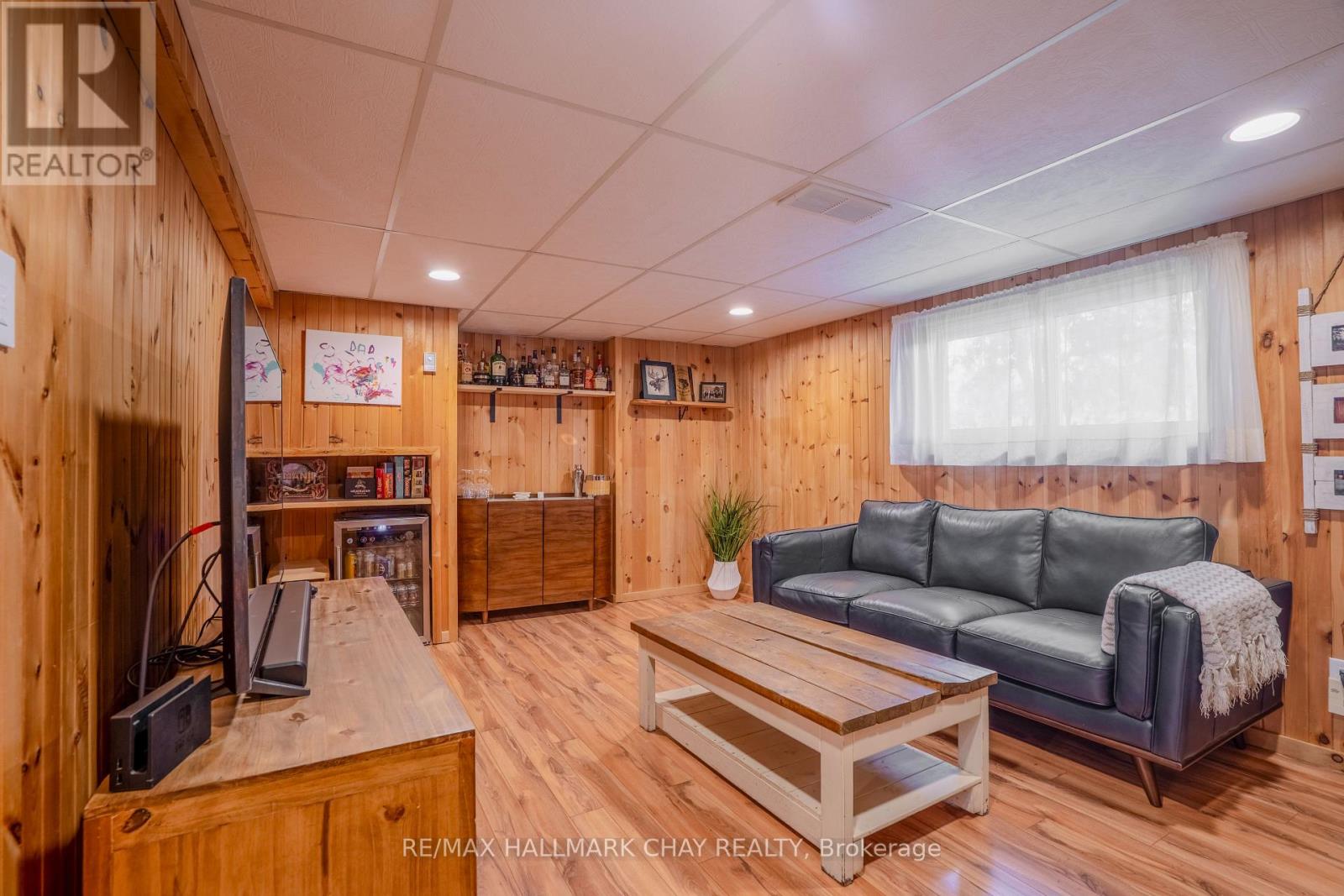 2 Wallis Street, Oro-Medonte, Ontario  L3V 8N9 - Photo 15 - S12338028