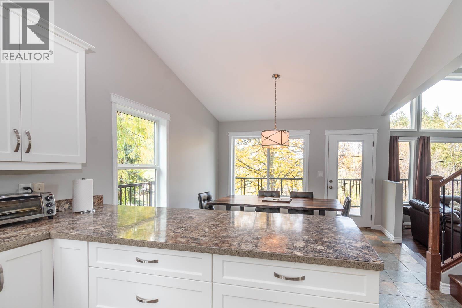 2234 Tappen Notch Hill Road, Tappen, British Columbia  V0E 2W1 - Photo 9 - 10345083