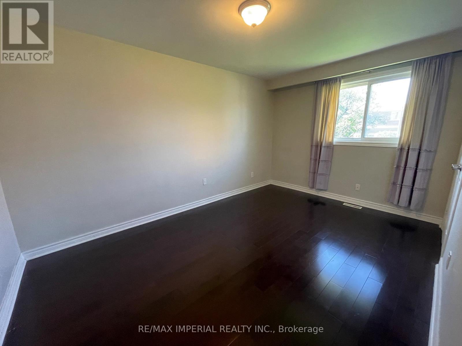 28 Bowhill Crescent, Toronto, Ontario  M2J 3S2 - Photo 3 - C12338118