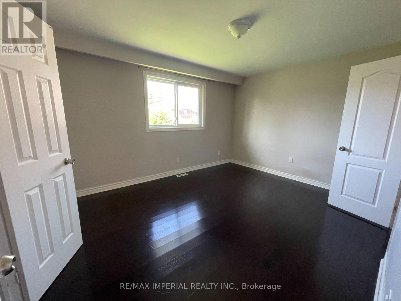 28 Bowhill Crescent, Toronto, Ontario  M2J 3S2 - Photo 4 - C12338118