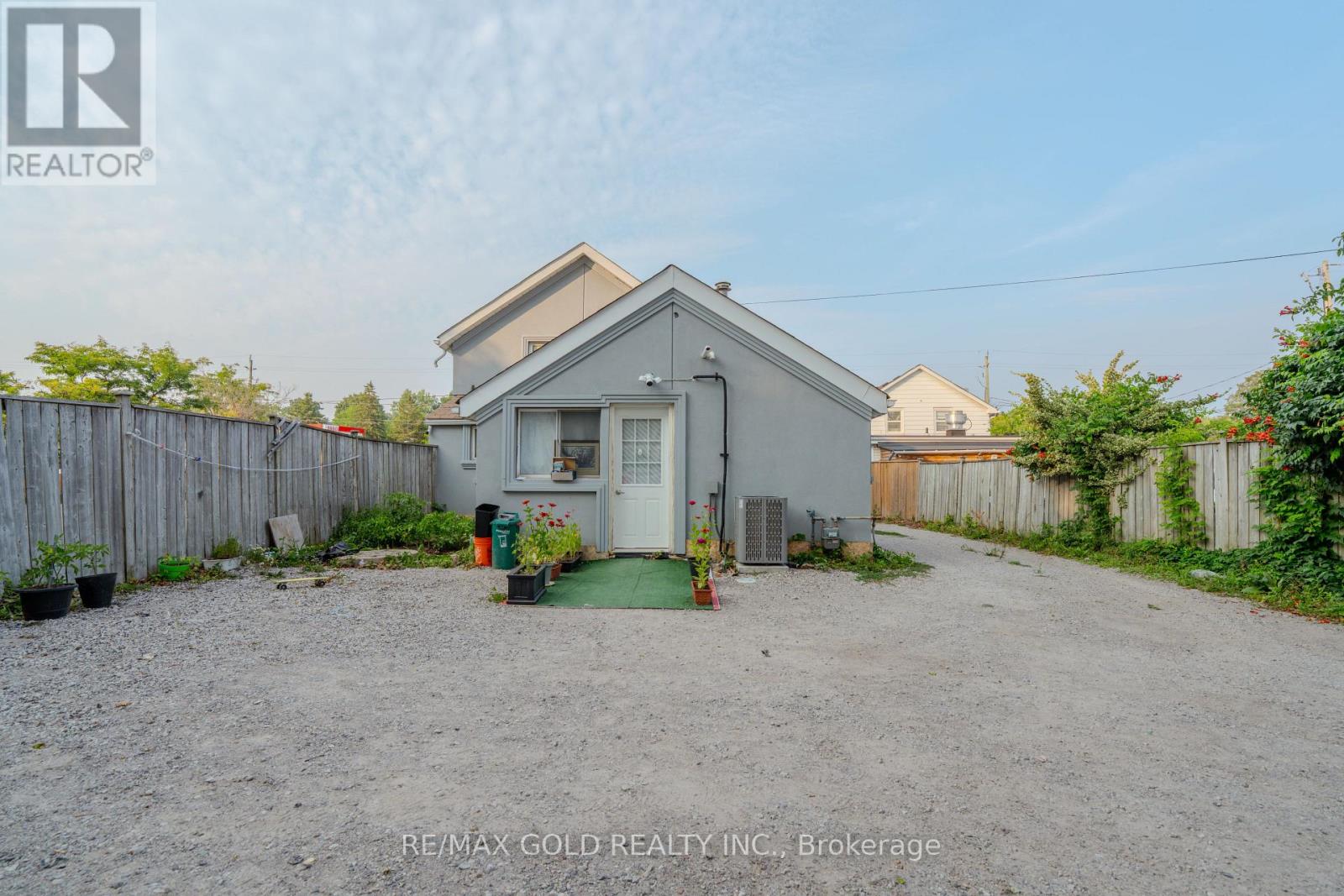 15958 Airport Road, Caledon, Ontario  L7C 1K5 - Photo 5 - W12305227