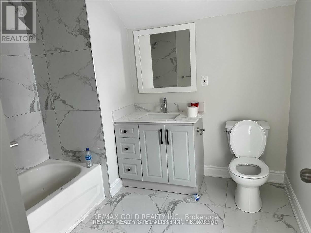 15958 Airport Road, Caledon, Ontario  L7C 1K5 - Photo 8 - W12305227