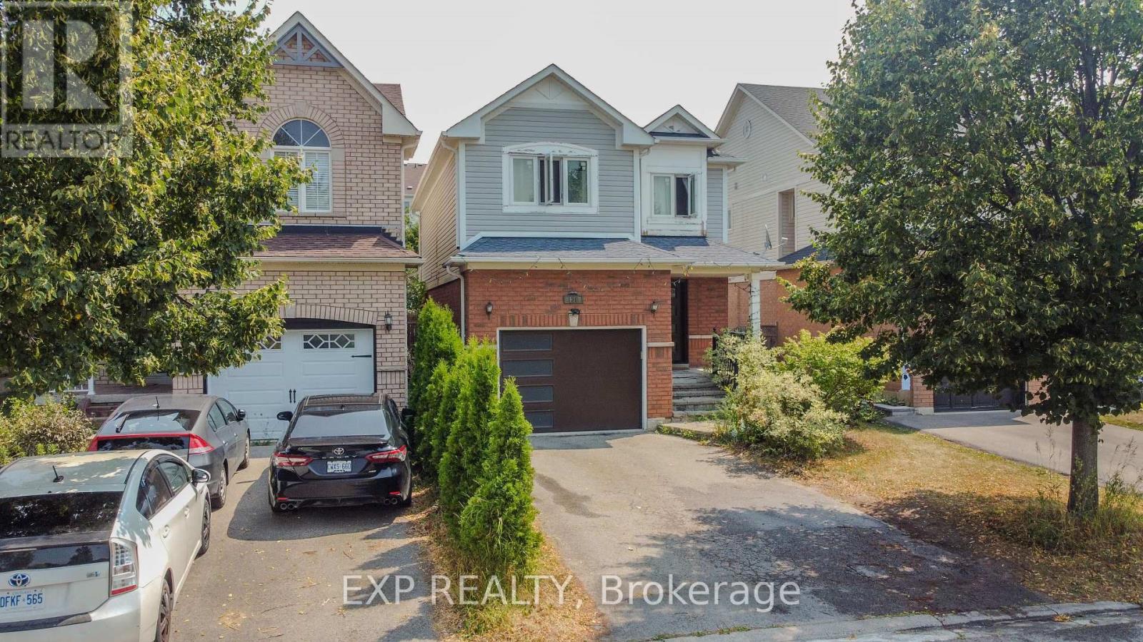 136 Kirkland Place, Whitby, Ontario  L1P 1X2 - Photo 3 - E12338128