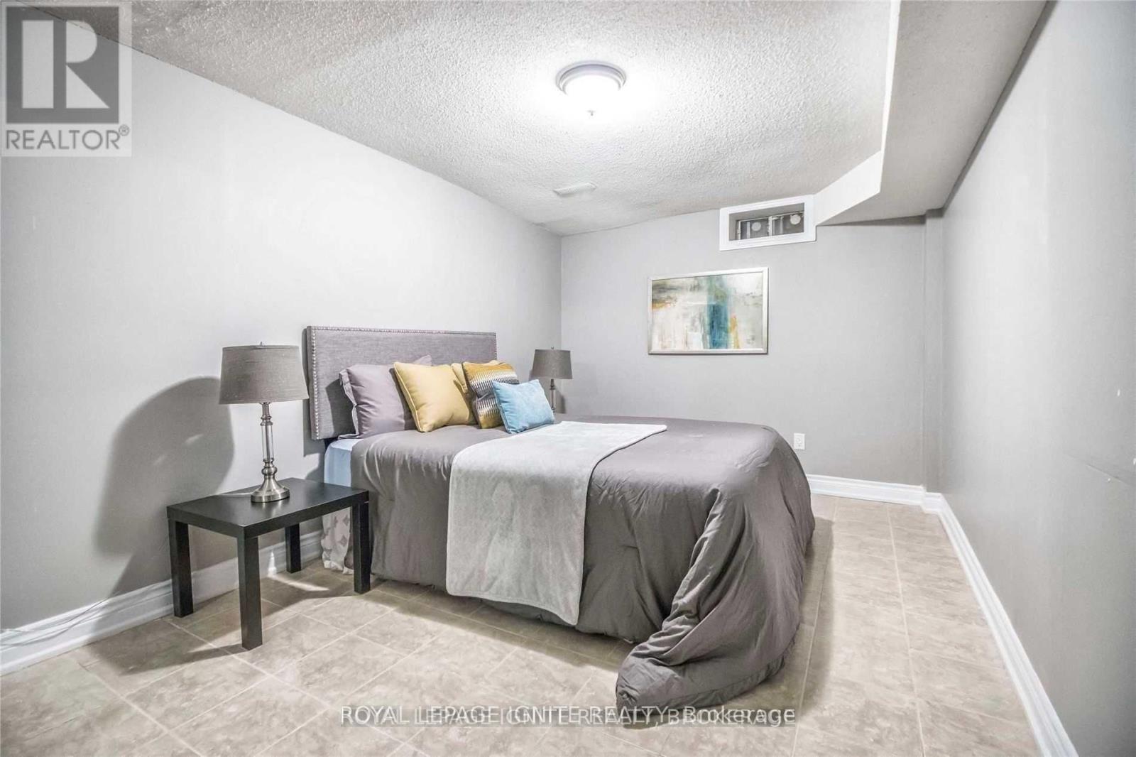 Bsmt - 11 Carisbrooke Square, Toronto, Ontario  M1B 4M2 - Photo 3 - E12338179