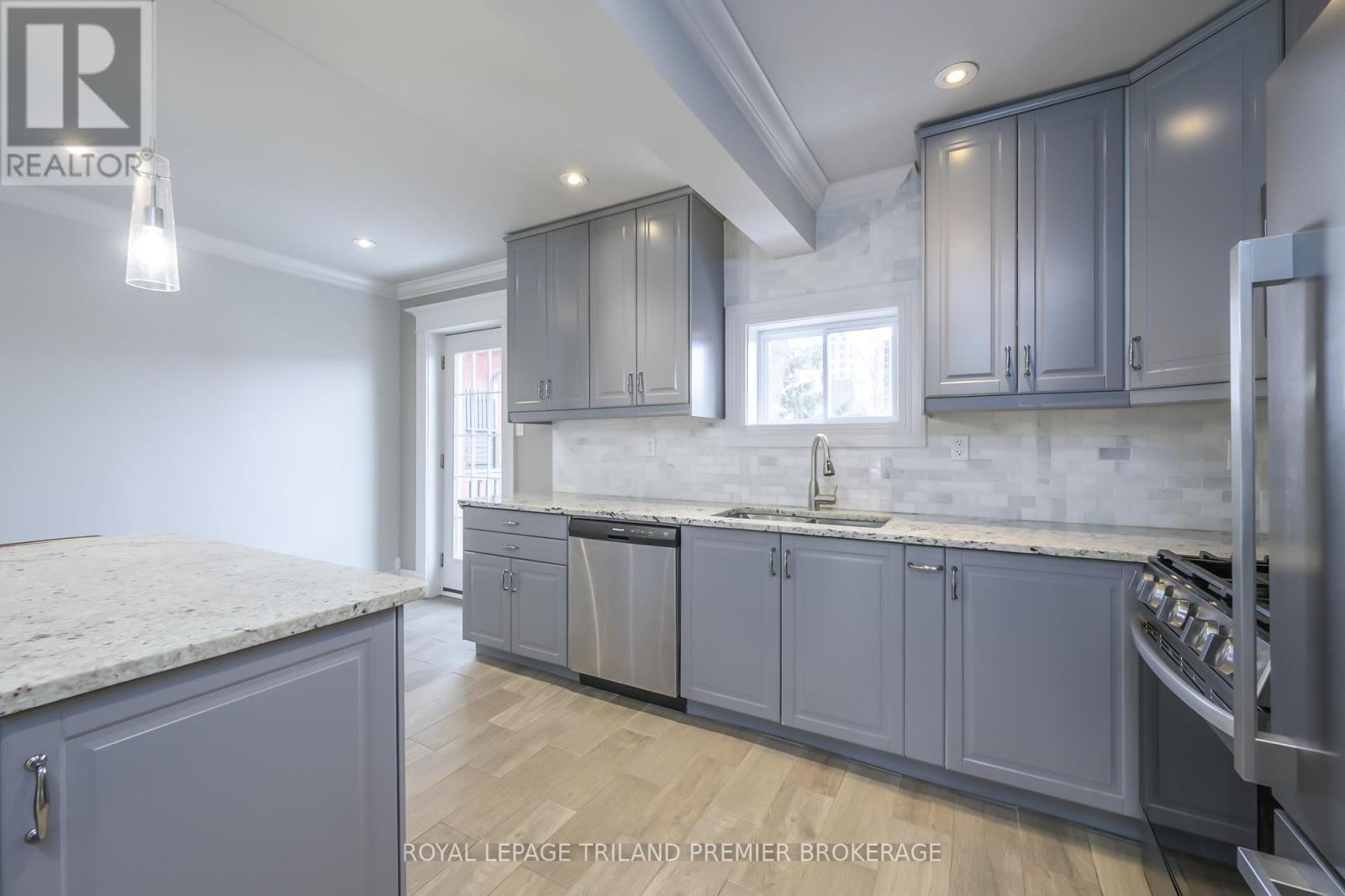 100 Central Avenue, London East, Ontario  N6A 1M4 - Photo 11 - X12338209