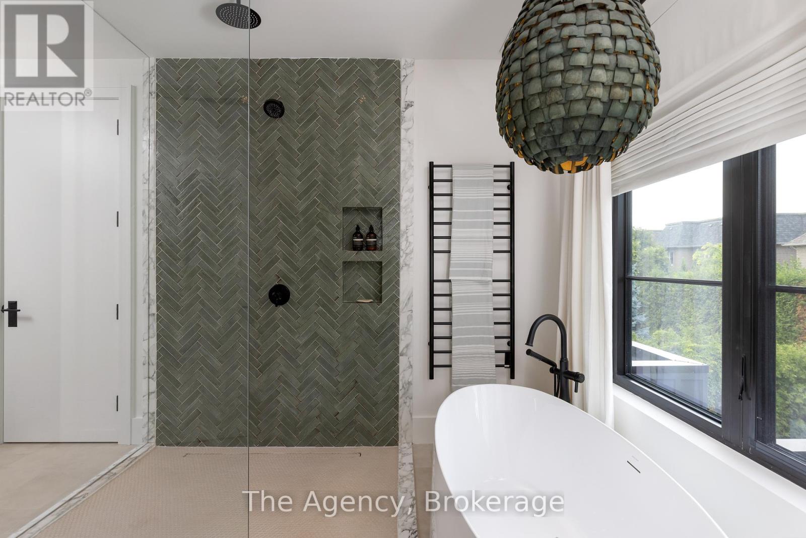 203 Weybourne Road, Oakville, Ontario  L6K 2T7 - Photo 27 - W12321090