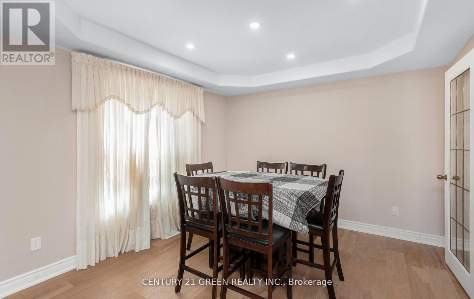 104 Lilywood Drive, Cambridge, Ontario  N1P 1H1 - Photo 11 - X12338096