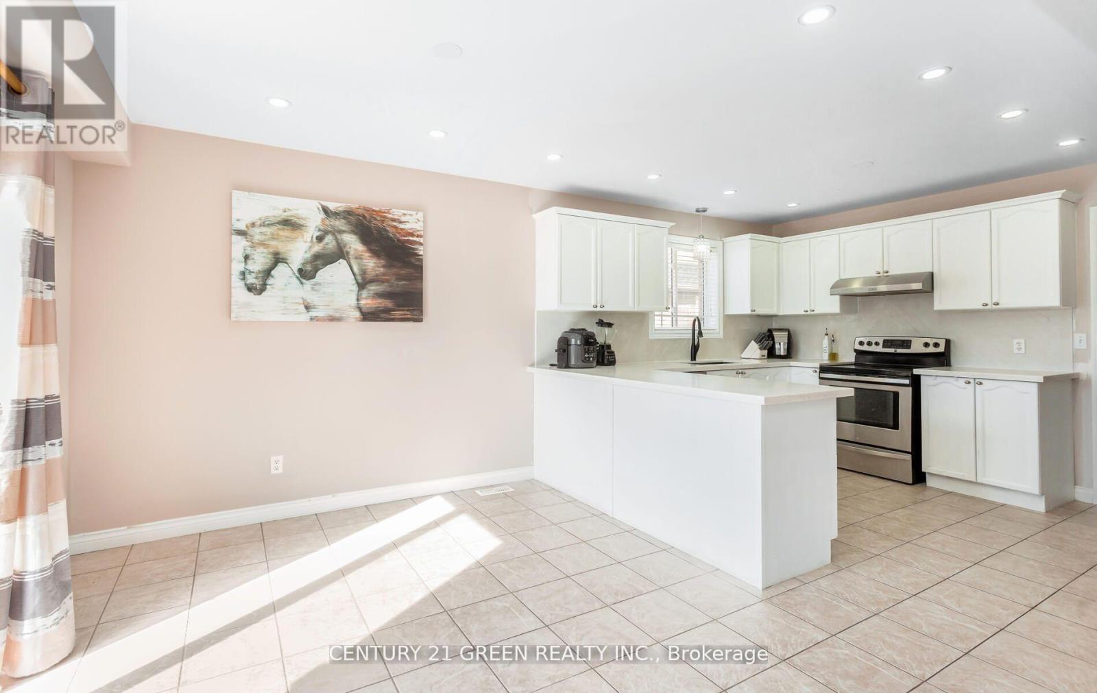 104 Lilywood Drive, Cambridge, Ontario  N1P 1H1 - Photo 17 - X12338096