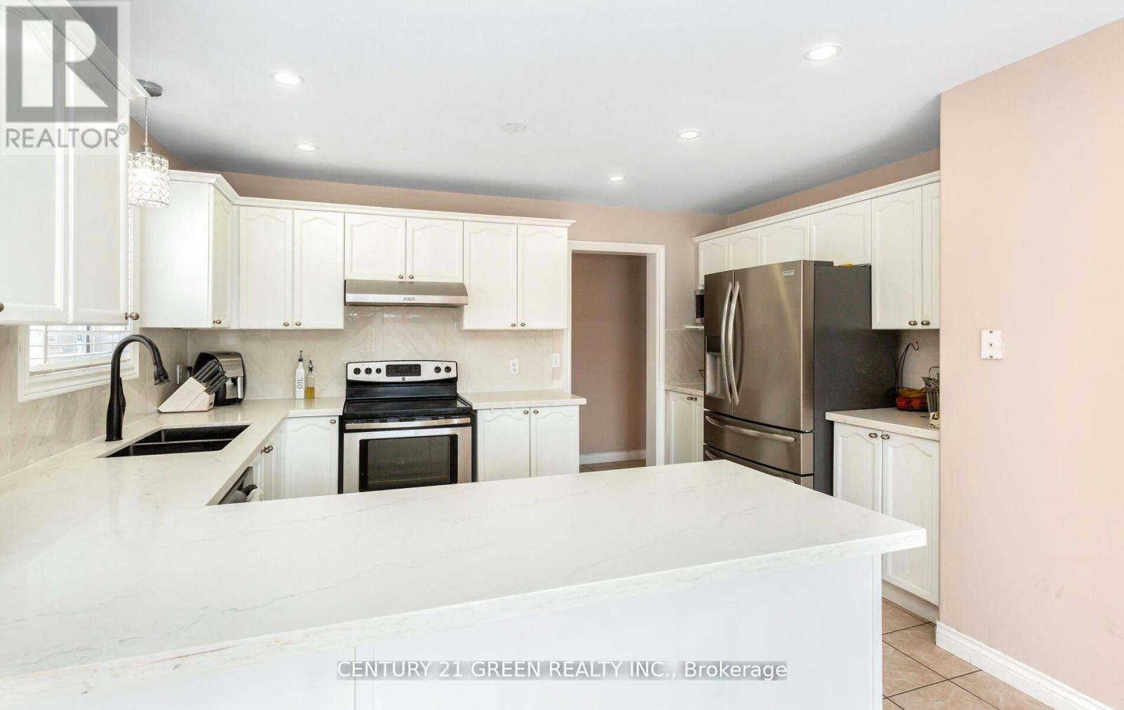 104 Lilywood Drive, Cambridge, Ontario  N1P 1H1 - Photo 20 - X12338096