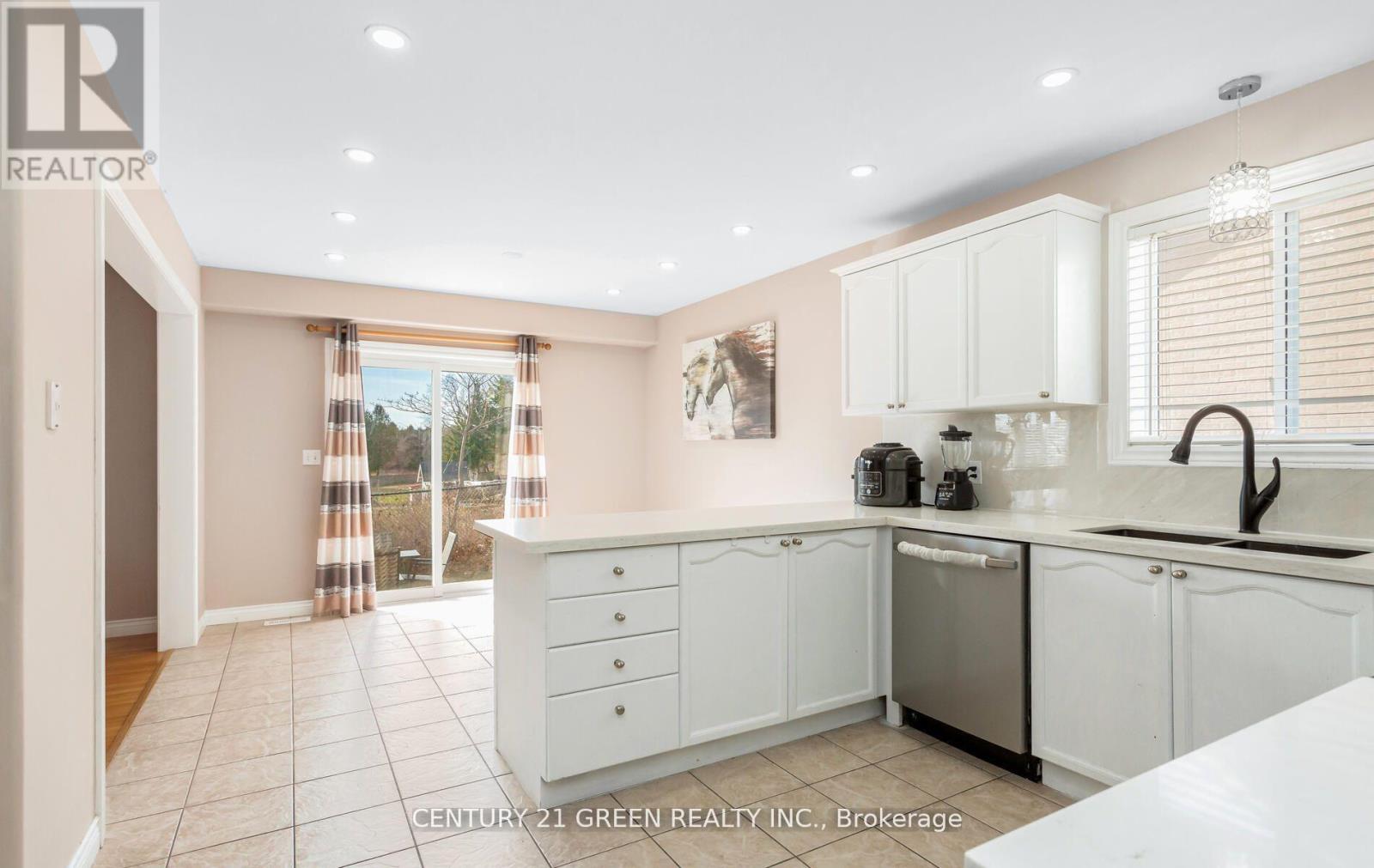 104 Lilywood Drive, Cambridge, Ontario  N1P 1H1 - Photo 23 - X12338096