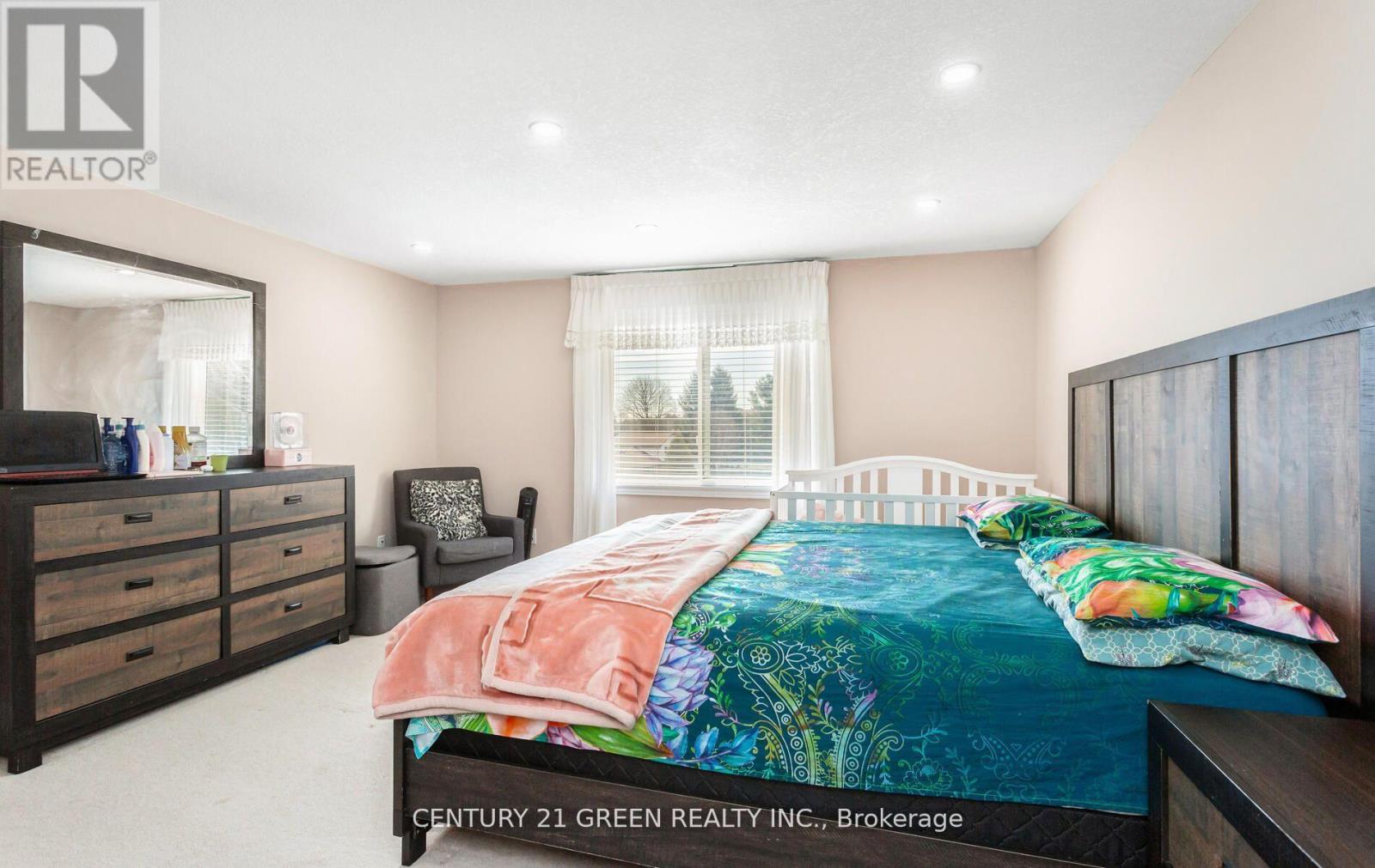 104 Lilywood Drive, Cambridge, Ontario  N1P 1H1 - Photo 31 - X12338096