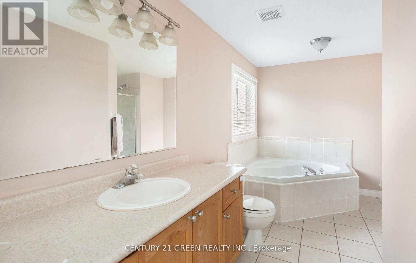 104 Lilywood Drive, Cambridge, Ontario  N1P 1H1 - Photo 33 - X12338096