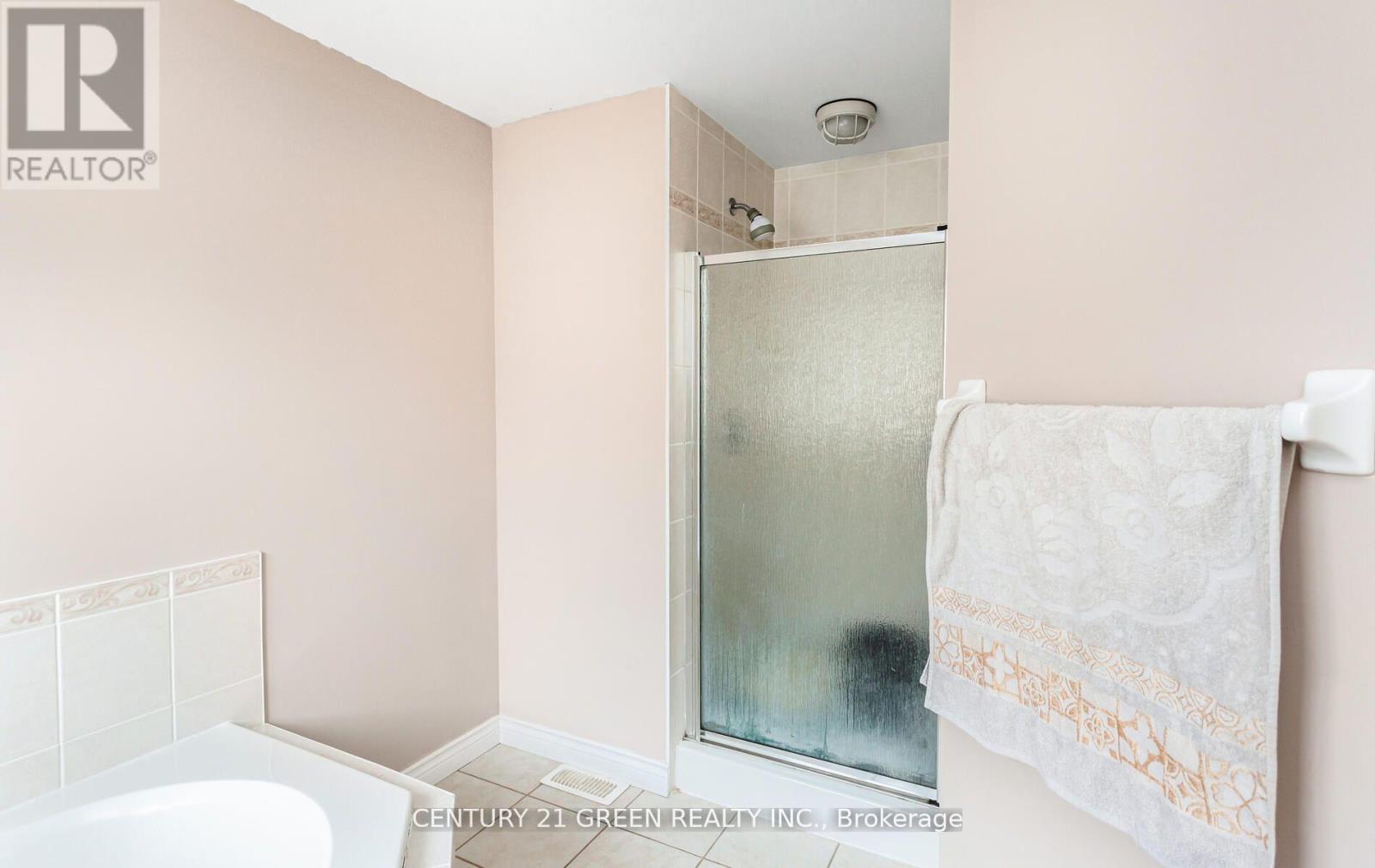 104 Lilywood Drive, Cambridge, Ontario  N1P 1H1 - Photo 35 - X12338096