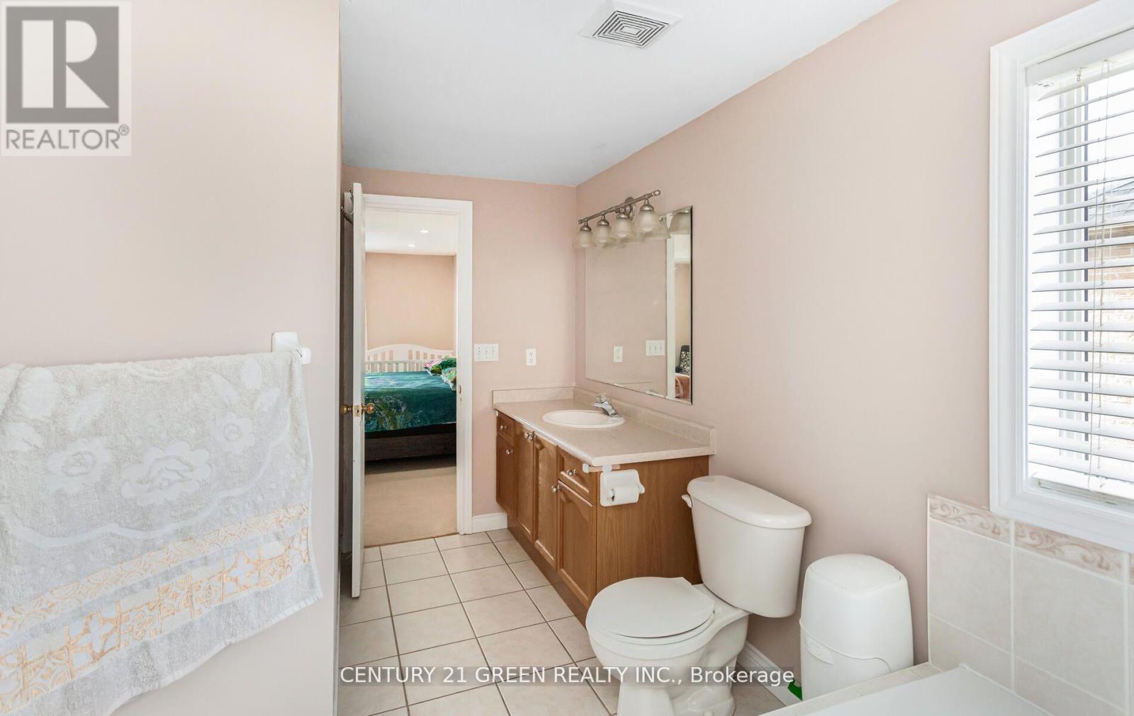 104 Lilywood Drive, Cambridge, Ontario  N1P 1H1 - Photo 36 - X12338096