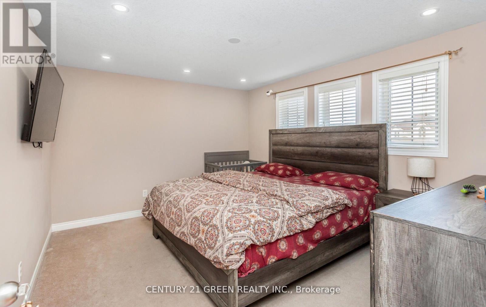 104 Lilywood Drive, Cambridge, Ontario  N1P 1H1 - Photo 39 - X12338096