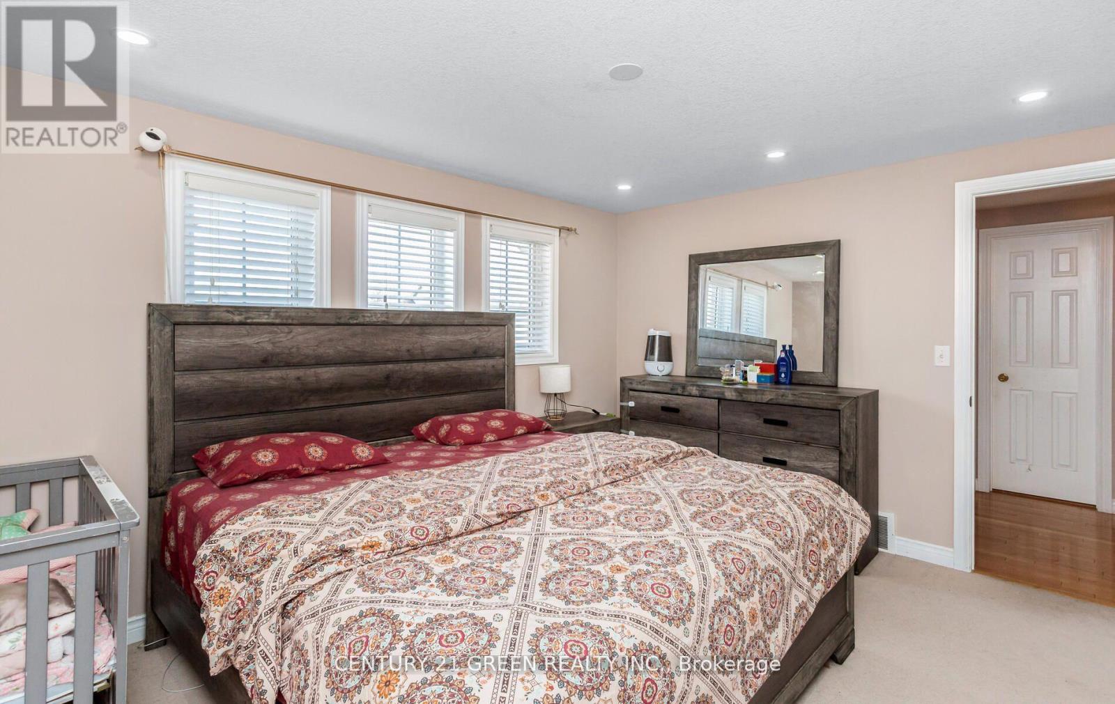 104 Lilywood Drive, Cambridge, Ontario  N1P 1H1 - Photo 40 - X12338096