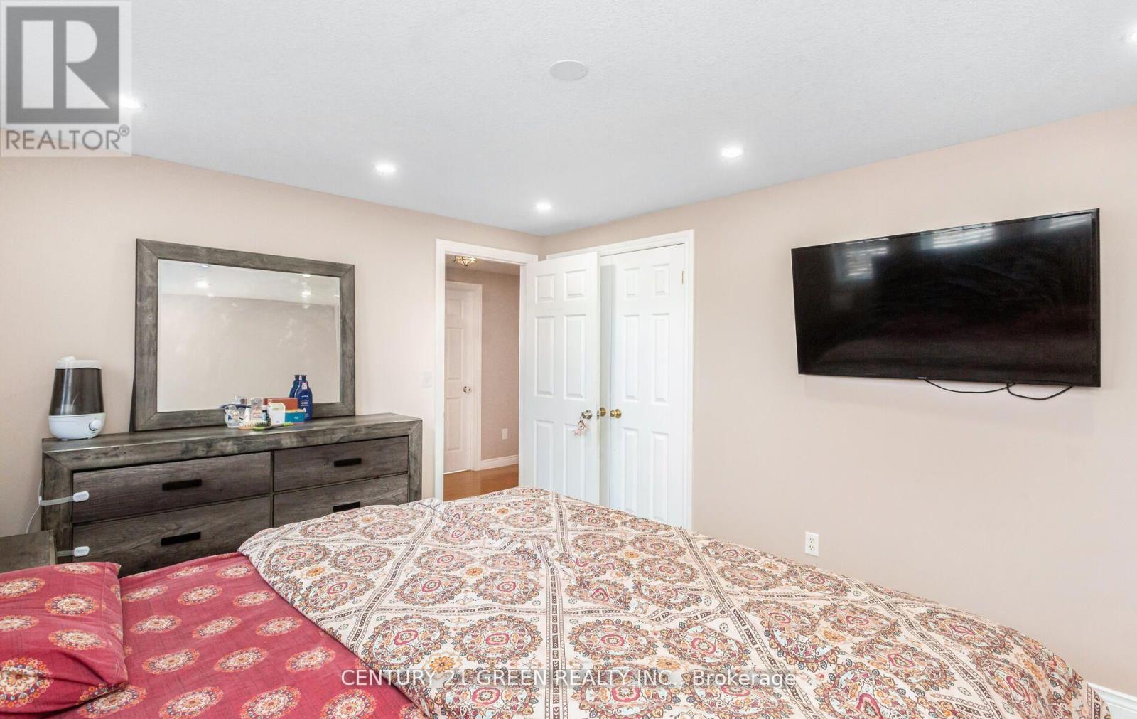 104 Lilywood Drive, Cambridge, Ontario  N1P 1H1 - Photo 41 - X12338096