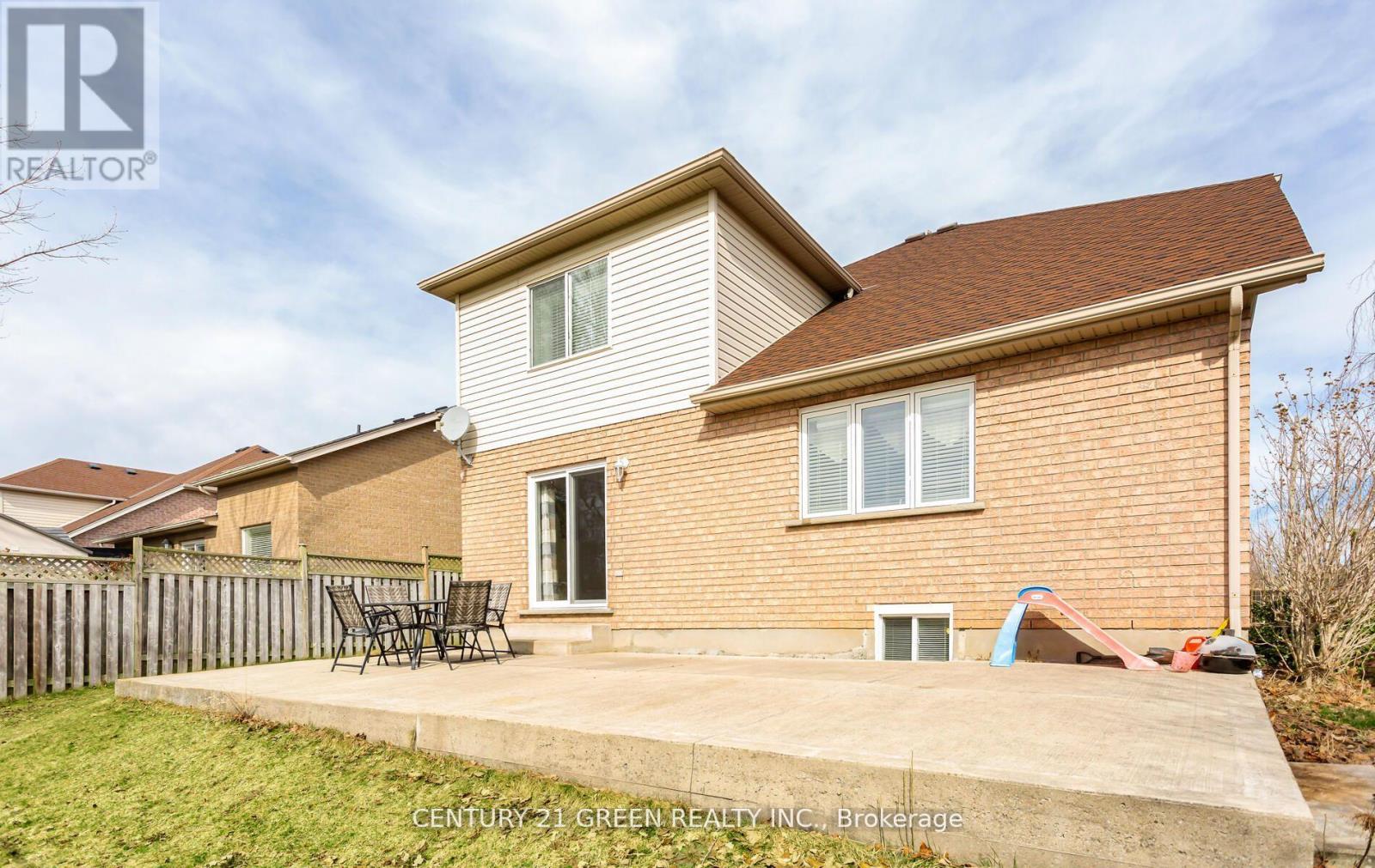 104 Lilywood Drive, Cambridge, Ontario  N1P 1H1 - Photo 49 - X12338096